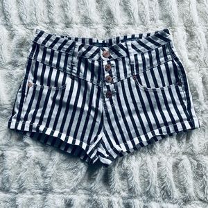 Black and white striped Kendall & Kylie high rise short (size 9)